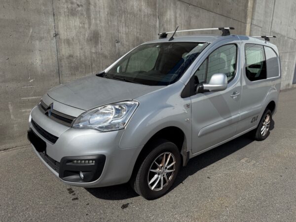 Citroën Berlingo / 4x4/ FAIBLE KM/ TOUS SERVICES – Image 5