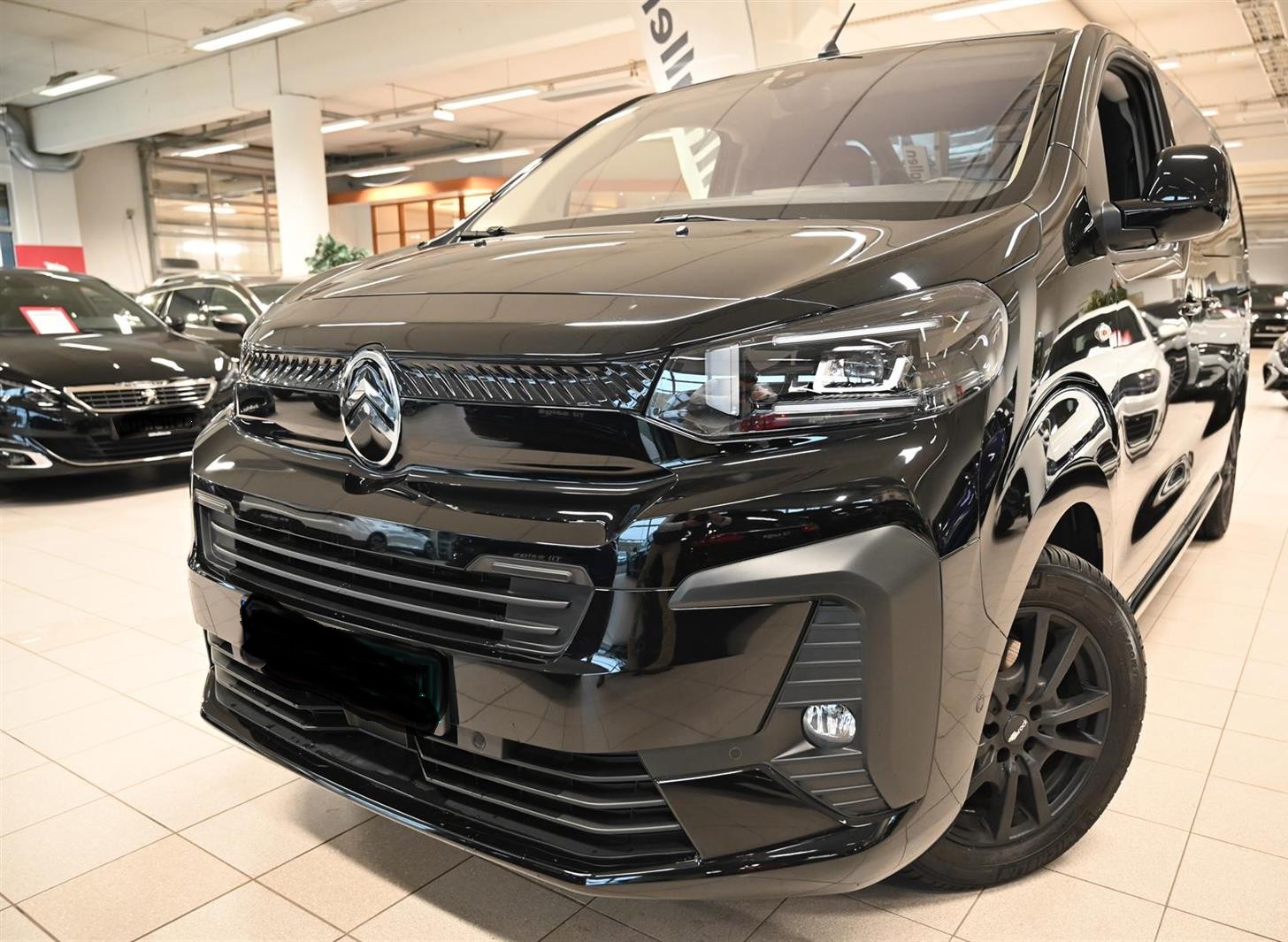 Citroën Jumpy 2.0 HDI 177 ch /Proff FACELIFT Black Edition / 2024 /6 590 km/ Automatique /Diesel – Image 2
