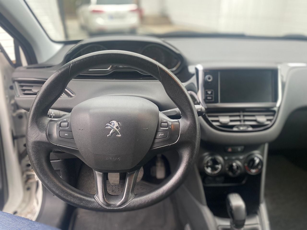 Peugeot 208 – Image 4