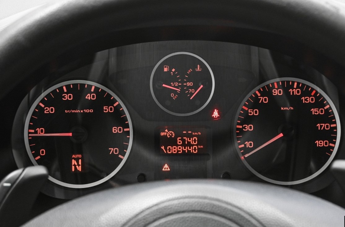 Citroën Berlingo 90 CV, AUTOMATIQUE SUPPORT DE REMORQUAGE , AC , Année modèle 2015 – Image 14