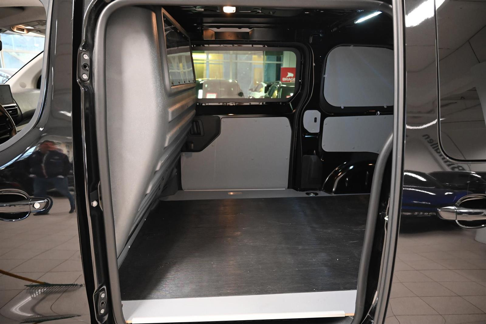 Citroën Jumpy 2.0 HDI 177 ch /Proff FACELIFT Black Edition / 2024 /6 590 km/ Automatique /Diesel – Image 15