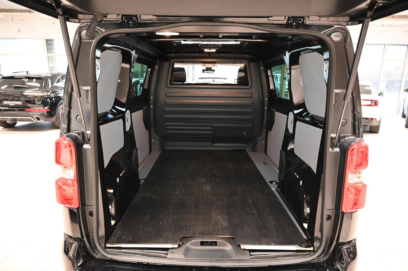 Citroën Jumpy 2.0 HDI 177 ch /Proff FACELIFT Black Edition / 2024 /6 590 km/ Automatique /Diesel – Image 14