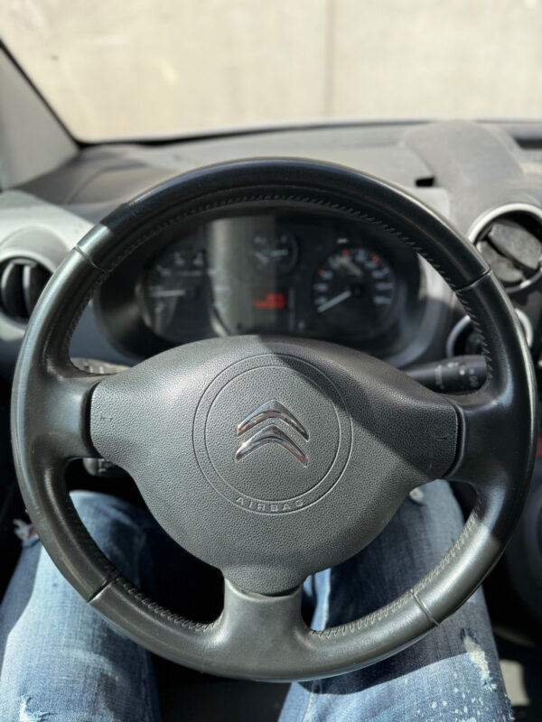 Citroën Berlingo / 4x4/ FAIBLE KM/ TOUS SERVICES – Image 17