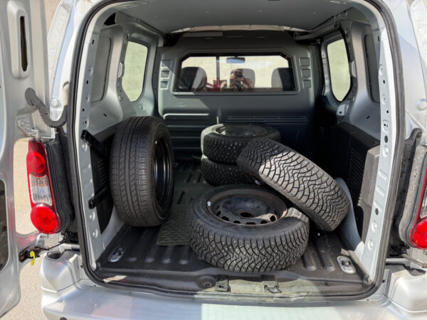 Citroën Berlingo / 4x4/ FAIBLE KM/ TOUS SERVICES – Image 8