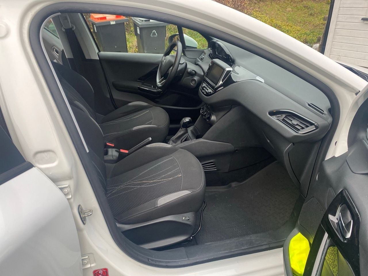 Peugeot 208 – Image 8