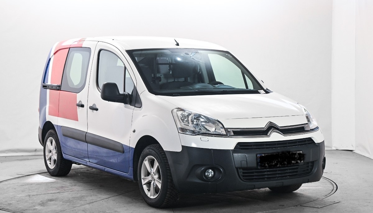 Citroën Berlingo 90 CV, AUTOMATIQUE SUPPORT DE REMORQUAGE , AC , Année modèle 2015