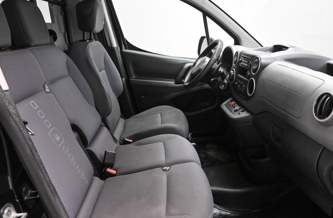 Citroën Berlingo 90 CV, AUTOMATIQUE SUPPORT DE REMORQUAGE , AC , Année modèle 2015 – Image 20