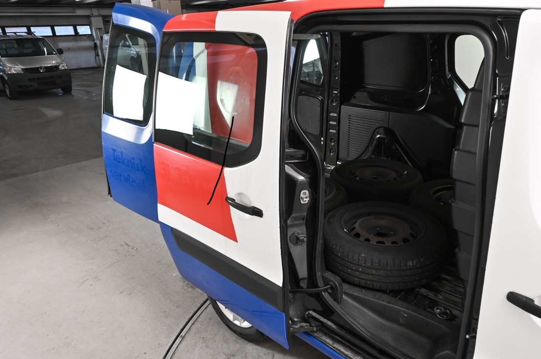 Citroën Berlingo 90 CV, AUTOMATIQUE SUPPORT DE REMORQUAGE , AC , Année modèle 2015 – Image 22