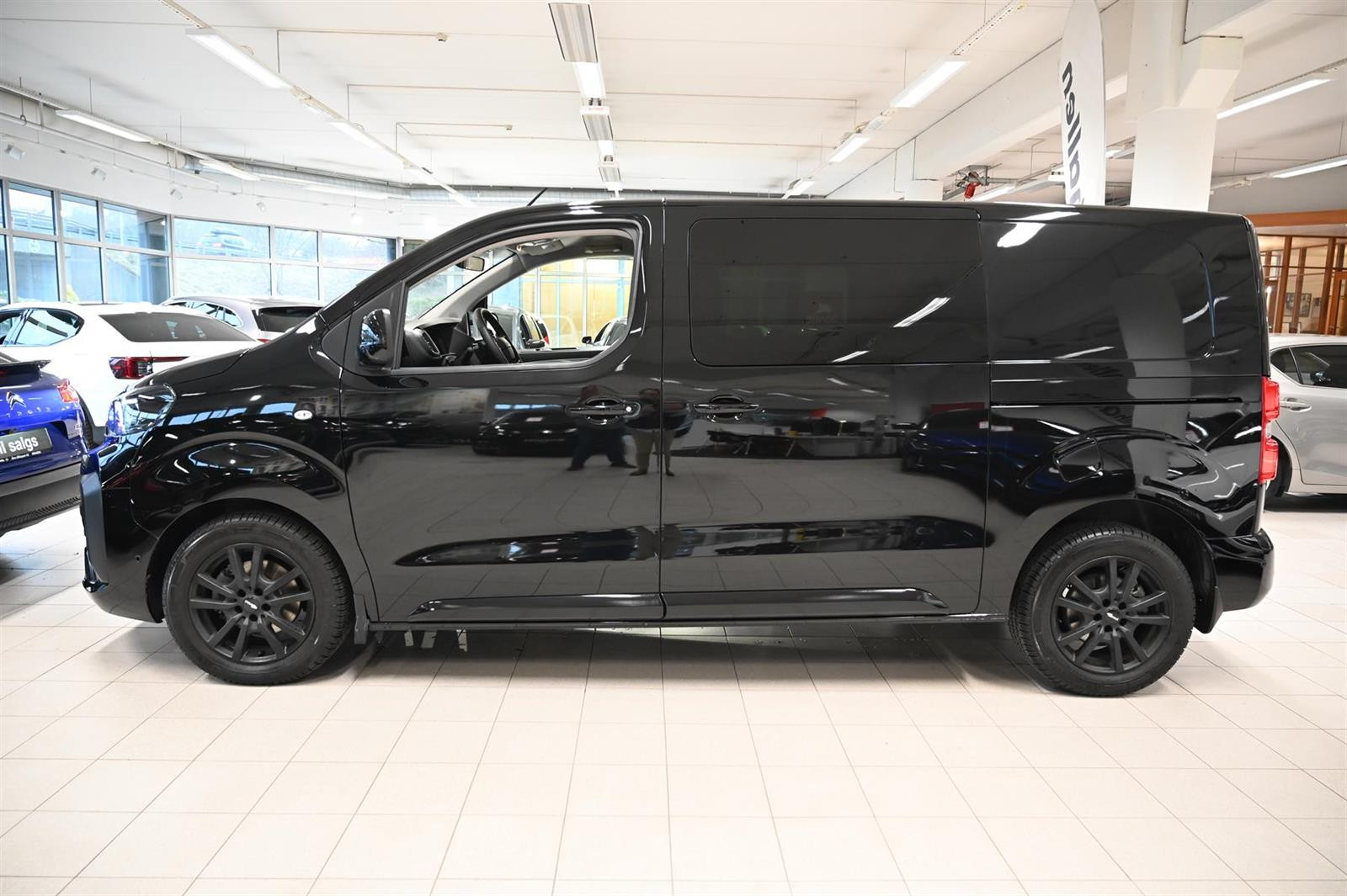 Citroën Jumpy 2.0 HDI 177 ch /Proff FACELIFT Black Edition / 2024 /6 590 km/ Automatique /Diesel – Image 38