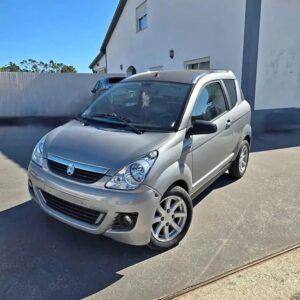 Aixam Crossline avec écran de navigation